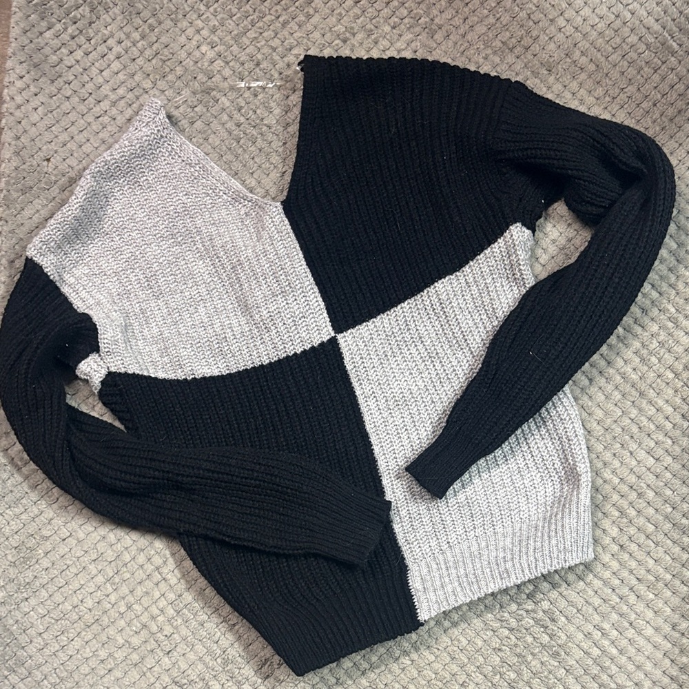 Black and Gray Women's Sweater with twisted back